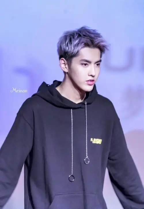 吴亦凡经纪公司经纪人怎么联系热点迪丽热巴minibazaar十二月刊