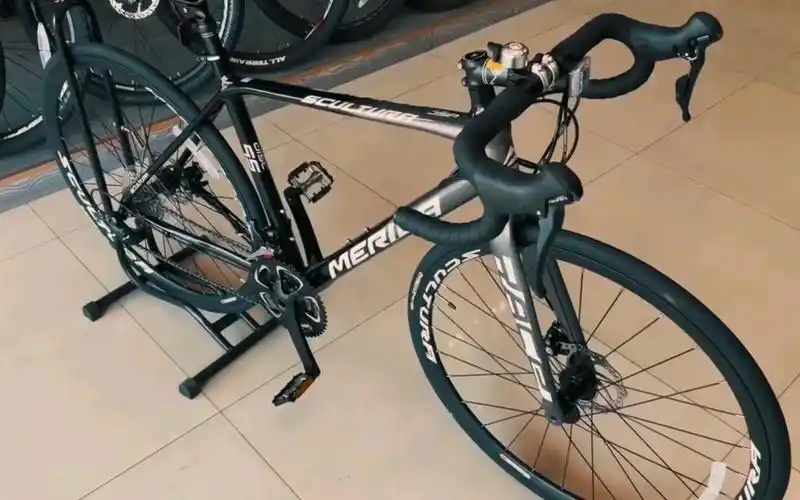 美利达斯特拉95d:车店日常,感受公路车组装的魅力!