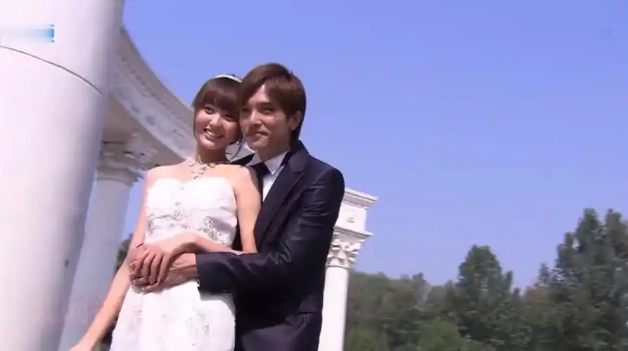 1 邱泽 在《夏家三千金》《爱情睡醒了》搭档过邱泽,两人现实中也