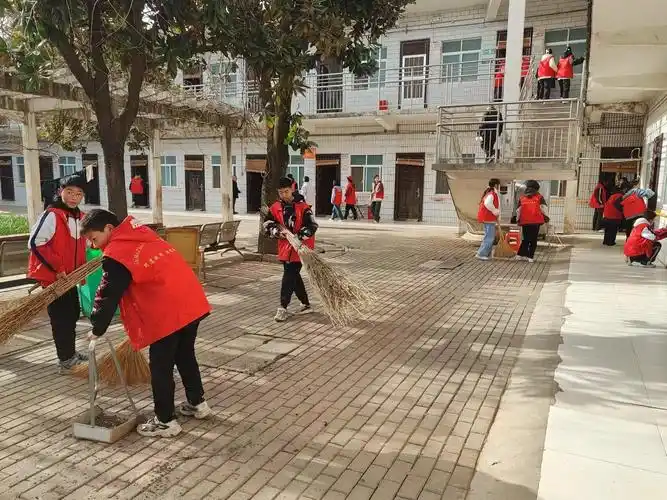 学雷锋献爱心 敬老院里见真情