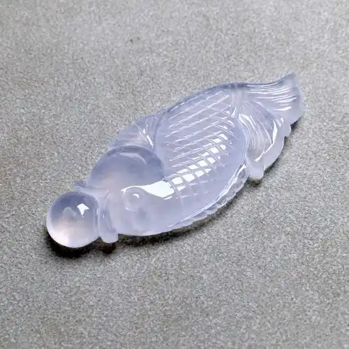 冰种冰白小胖鱼天然翡翠吊坠