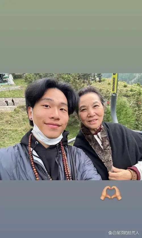 陈坤的儿子已成年,容貌开始显现母亲的基因,像谁可以认得出吗