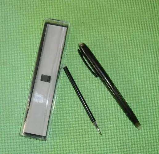 【包邮】新奇特 高温自动消失笔 摩擦笔 消失笔黑色 记号笔批发