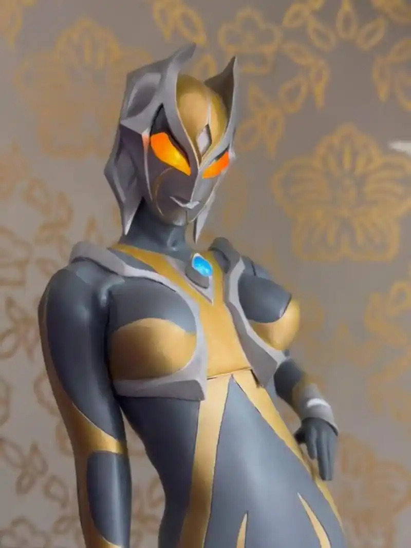 全程自己打磨上色涂装,由白模涂装自己加灯 卡蜜拉是最棒的!