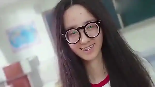 丑女逆袭:全班最丑女竟变成了大美女,男生们懵了!