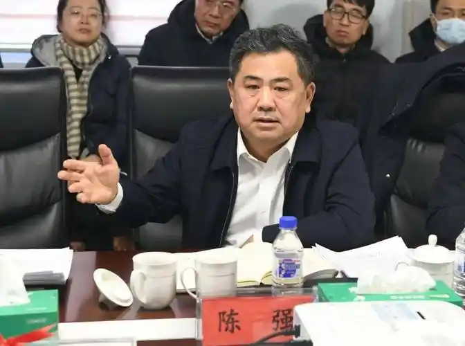 在认真听取项目开工仪式筹备情况汇报后,李晓杰代表市委,市政府对