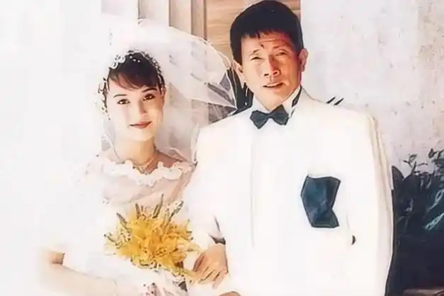 她是陈百强的初恋被称香港最不好惹的女人如今怎样了