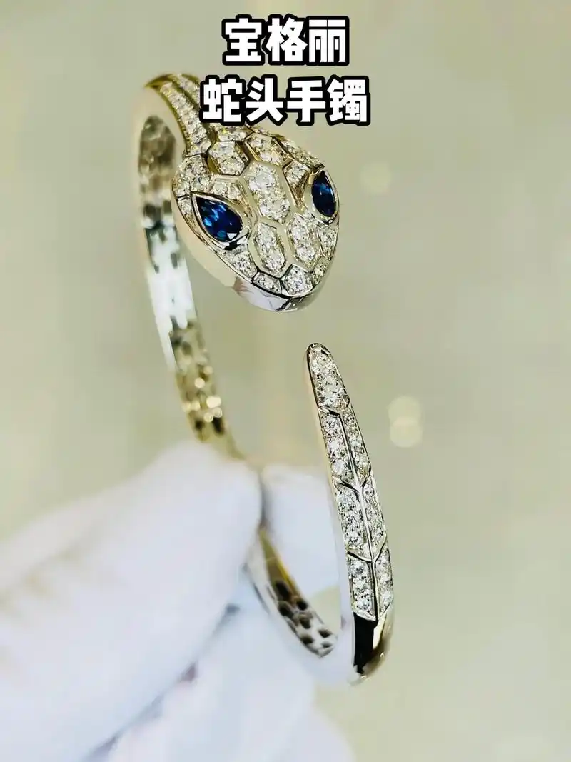 宝格丽serpenti系列蛇手镯.这是一款设计感十足的宝格丽 - 抖音