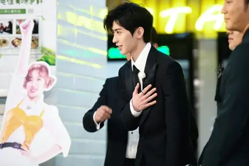 cr:腾讯视频蔡徐坤奔跑吧 - 堆糖,美图壁纸兴趣社区