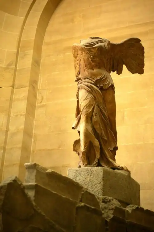 雕塑部分: 1,希腊:胜利女神(镇馆三宝) 免费节目《手机美术馆》《吴聊