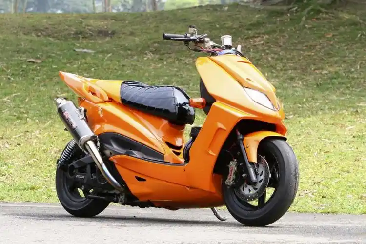 各类踏板摩托车爆改7