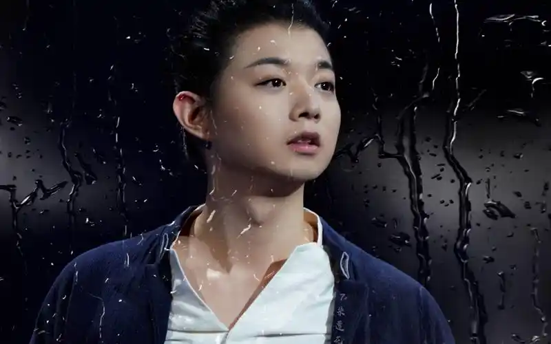 完一期,33位哥哥的阵容是:陈小春,张智霖,谢天华,林晓峰,梁汉文,霍尊