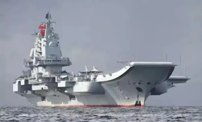 敬礼 八一军旗(副本)