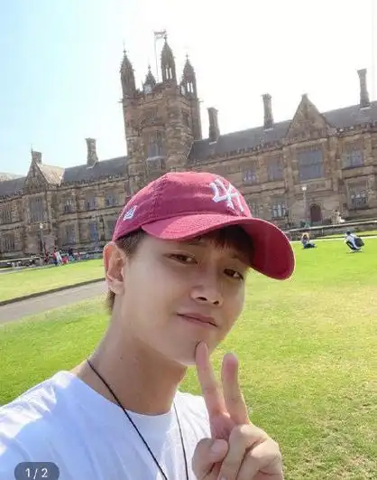 任嘉伦学生时期旧照