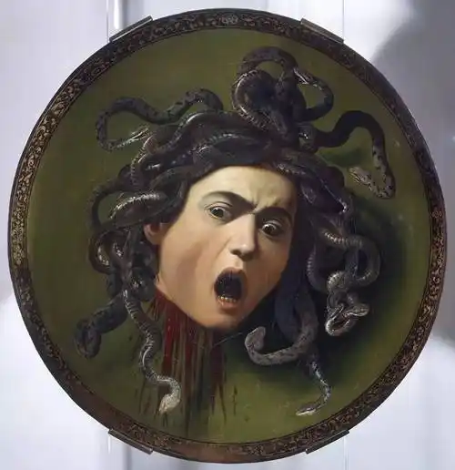 强烈对视的还有卡拉瓦乔(caravaggio)的美杜莎:据说不少去过的人还是