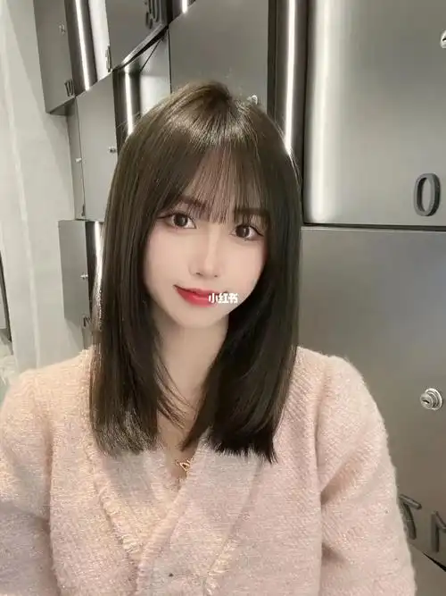 夏天的直发,锁骨发型.