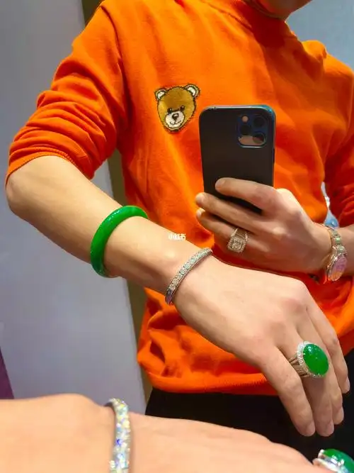 男人也可以这样叠戴翡翠手镯and钻石手镯