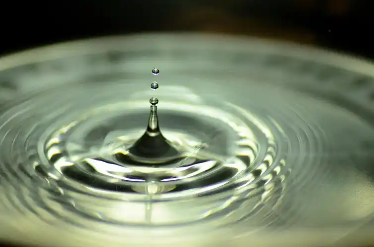 水滴--时间仿佛停止了0.