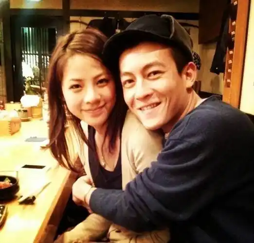 陈冠希昔日巨星风采,与女星合照见证人气,如今成好父亲仍受欢迎_实力