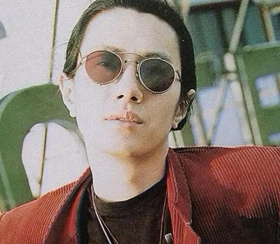 三十年前的郑钧有多帅?中国摇滚歌手里最帅的就是郑钧