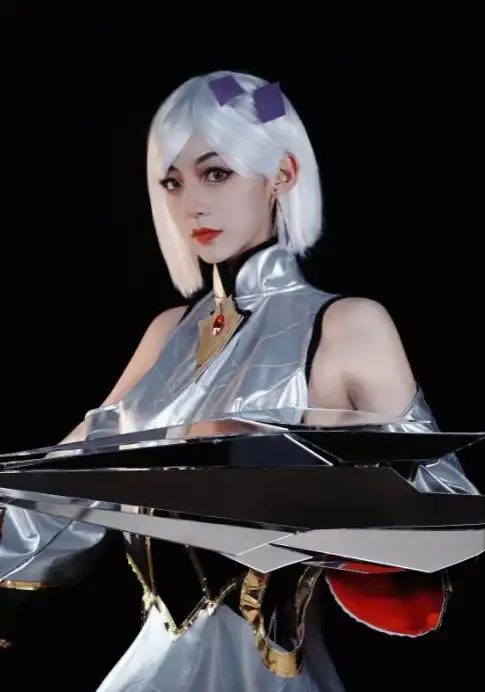 解说天云cos镜姐姐祝你上分顺利称霸野区