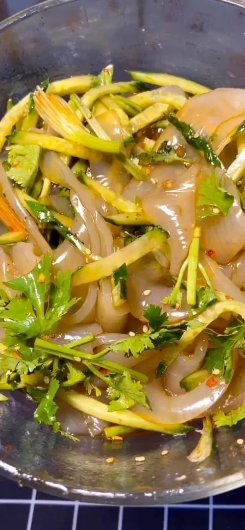 拉皮凉拌夏天吃很很不错哦