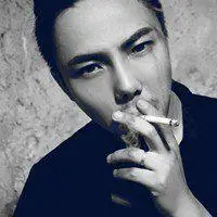 男人抽烟图片霸气