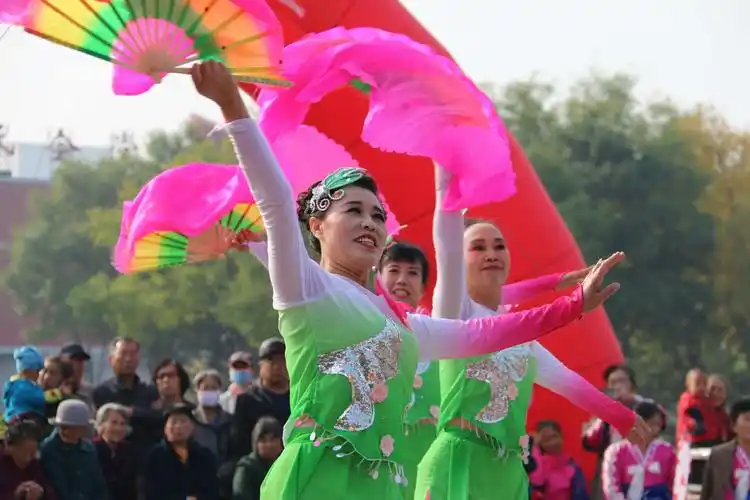 厉害了,油气金秋艺术团再创辉煌------在盘锦市2018年老年广场舞大赛