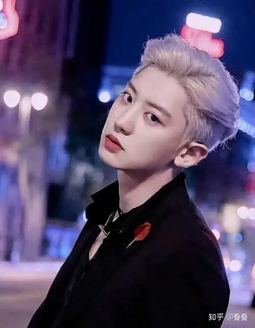 哈哈有没有小可爱来分享一下你相册里的朴灿烈的神图