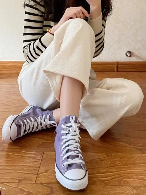 匡威的烟熏紫高帮太绝了上脚超好看