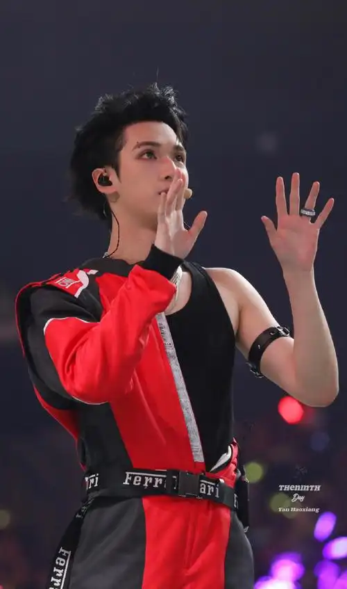 严浩翔超话|#严浩翔叁重楼暨出道四周年演唱会#真诚的你会收获最坚定