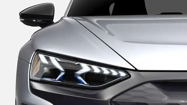 配矩阵式激光大灯奥迪rsetrongt海外售价曝光