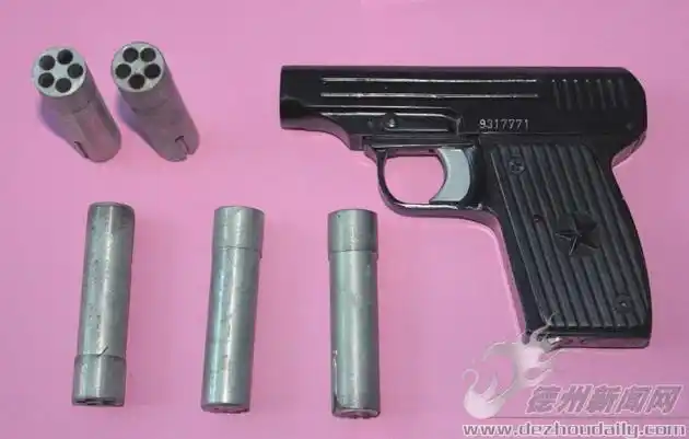 德州公安局集中清查危险物品收缴电击枪一支