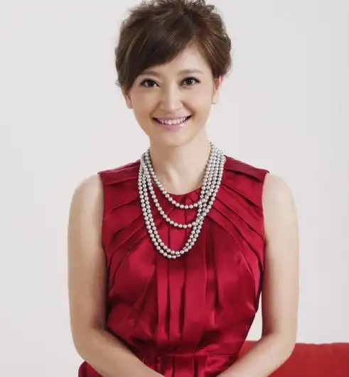 慕林杉:简单四个字,知性女人.