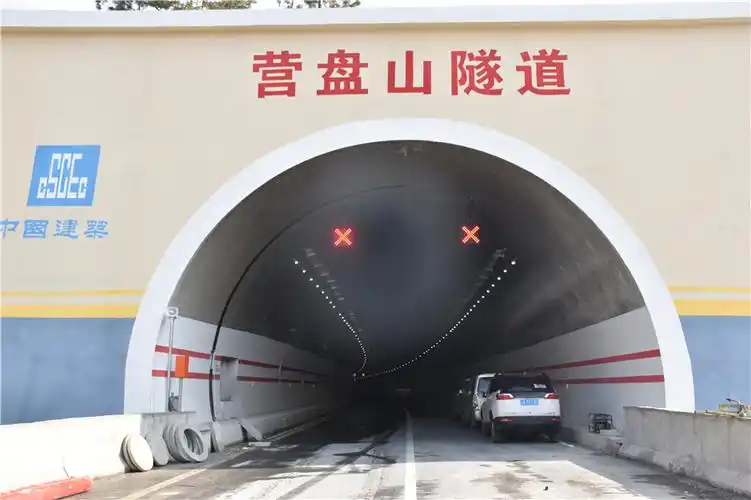 华丽高速营盘山隧道通车华坪到永胜只需40分钟