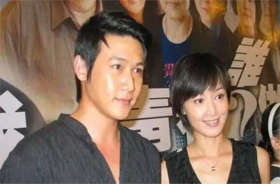 她24岁主持春晚,光芒盖过李湘,却背负小三骂名至今