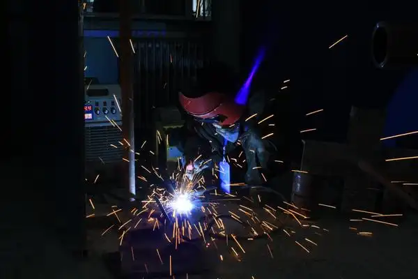 拍摄电焊会损伤相机ccd吗