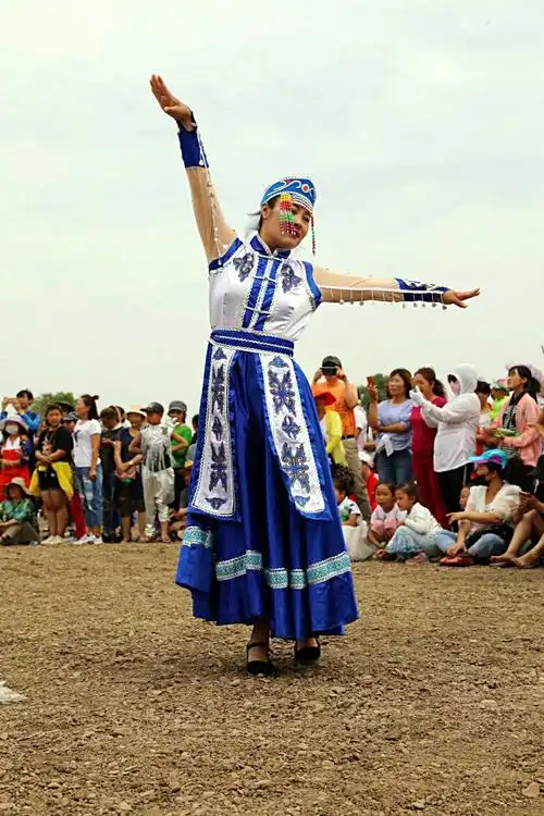 梅里斯达斡尔族区第五届传统体育运动会开幕 摄影:高庆祝