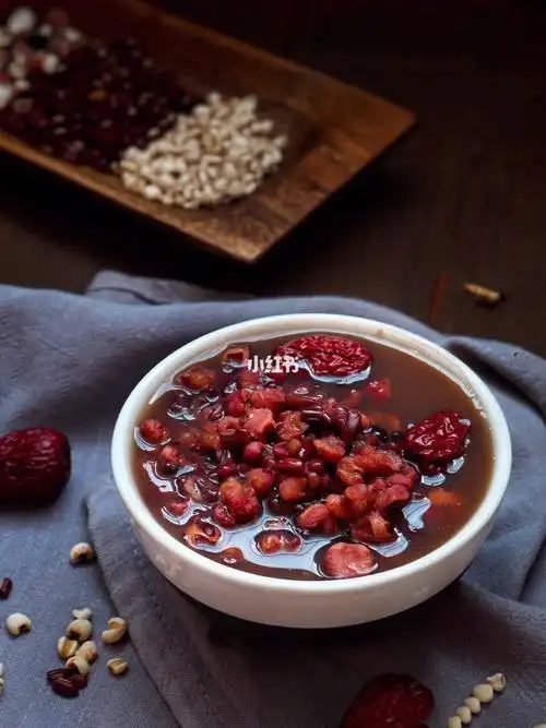 92祛湿健脾的佳品薏米红豆粥