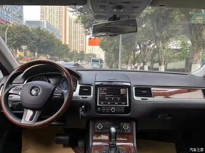 大众途锐2011款30tsi高配型92