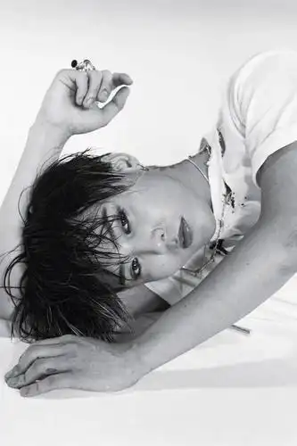 权志龙黑白高清照