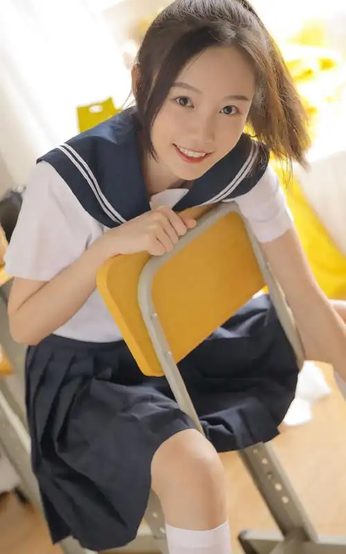 在校大学生超清纯可爱穿海军制服小姐姐约拍美少女甜美写真坐标深圳