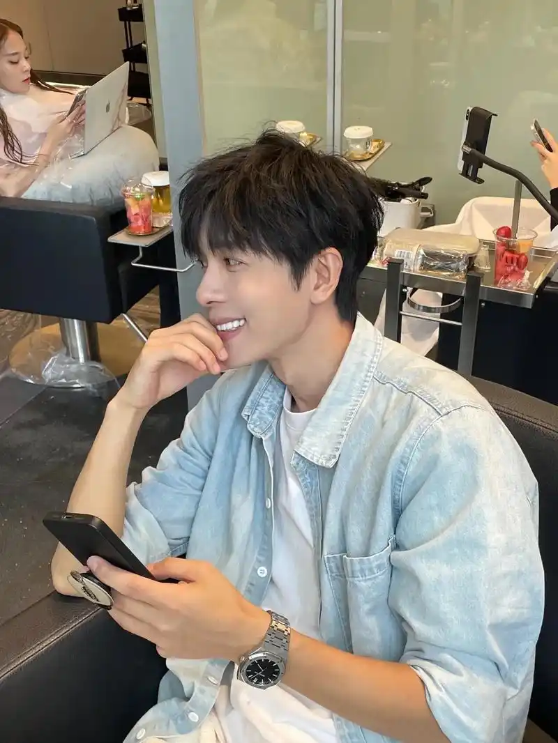 男生优雅 温柔系发型侧区别剃短 修剪出层次即 - 抖音