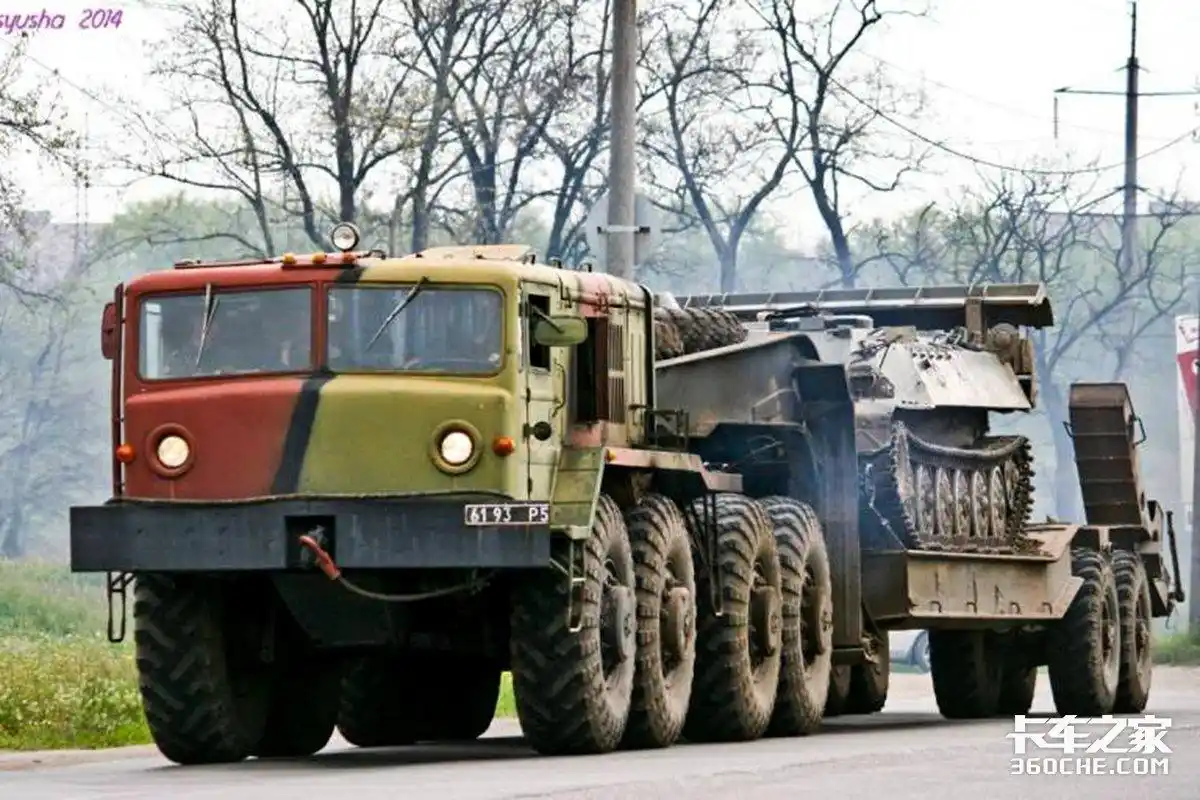 38.8升排量12缸发动机,百公里油耗75升,maz-537卡车怪兽见过吗