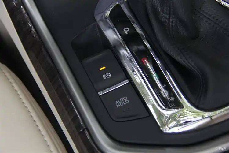 【睿骋2013款1.8t 自动 尊贵型驻车制动(手刹,电子,脚刹)汽车图片-汽