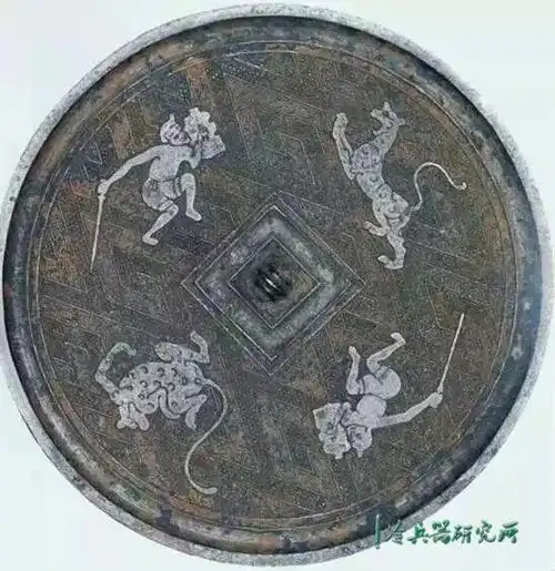 秦代出土盾牌打脸"秦军无能"神论!兵马俑的军事研究才刚开始?