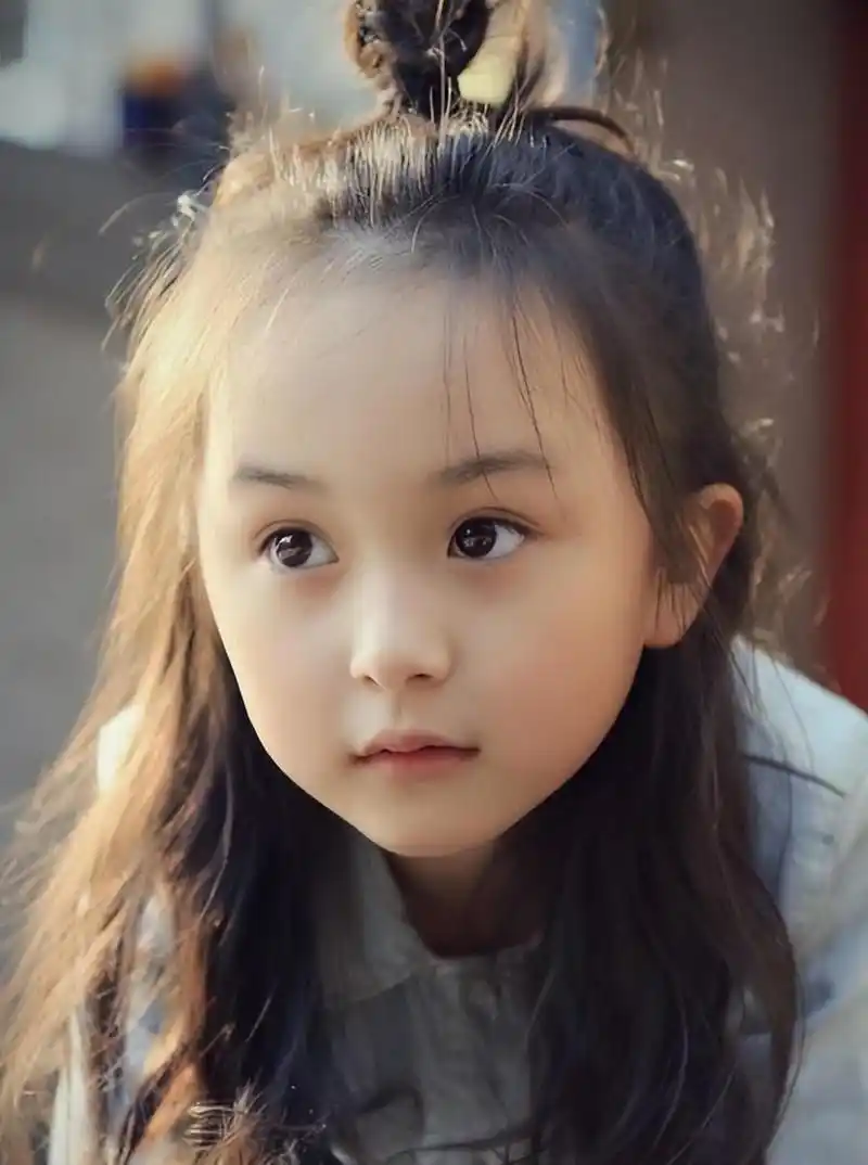 刘楚恬:从童星到普通少女的蜕变之路 刘楚恬,一个天生丽质的小女孩,2