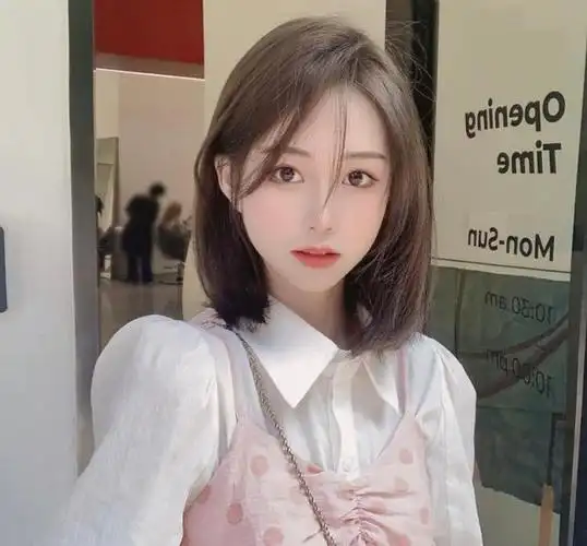 2021发型风向标:短直发更受欢迎,刘海又重回巅峰,气质更a了