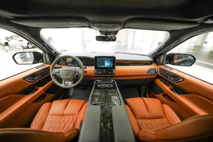 林肯领航员22款加长版598米四座改装