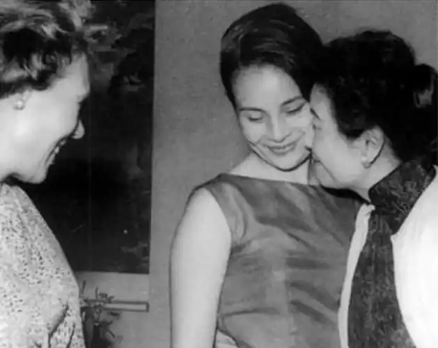 蒋家第一千金蒋孝章蒋介石唯一的孙女为何嫁给三婚的俞扬和